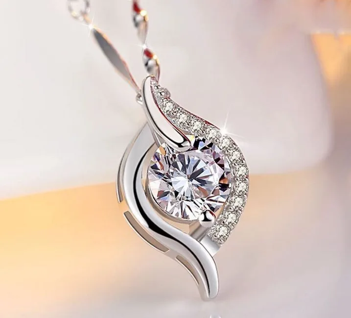 Gold, Vermeil, or Sterling: Choosing Jewelry Metals for a Gift