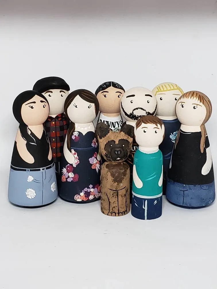 Custom Family Caricatures: Everyone in One Frame, Even the Dog